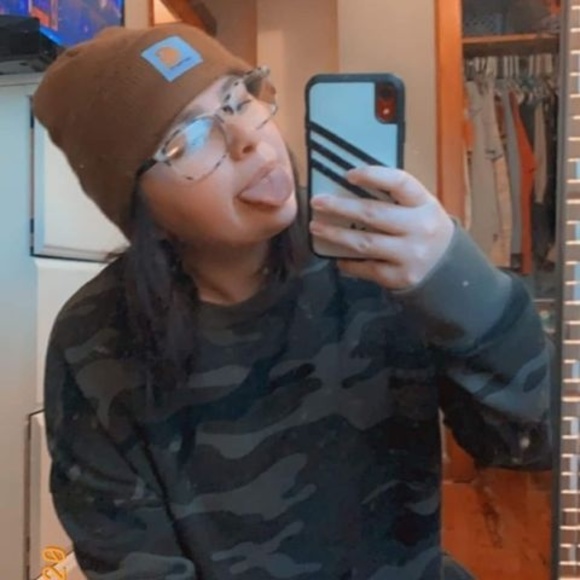 Meet your Posher, Skylar - Picture 1 of 1